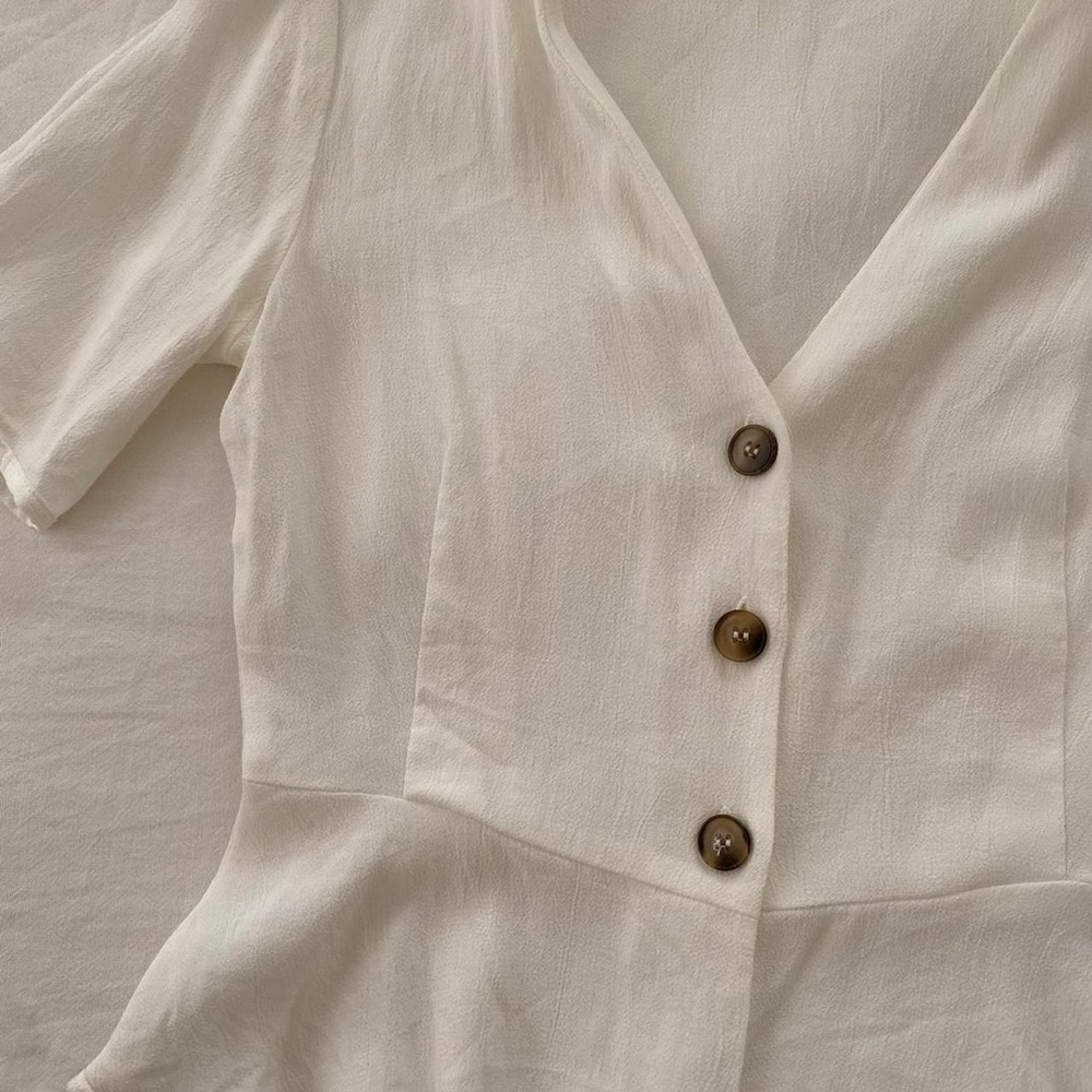 Cream Blouse - Picture 2 of 3